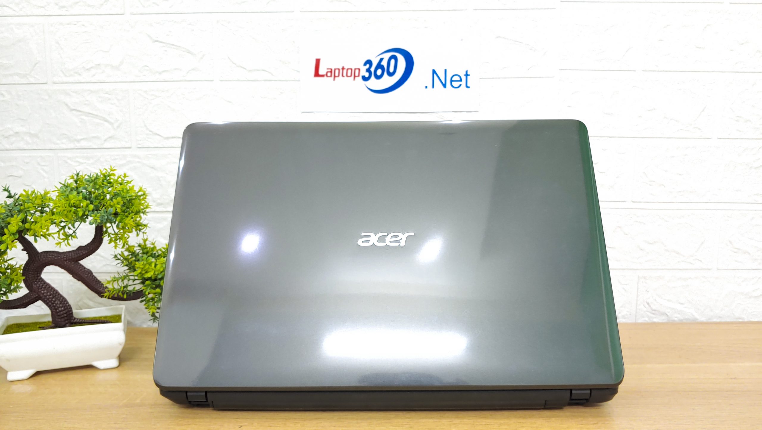 Laptop Acer Aspire E1-571