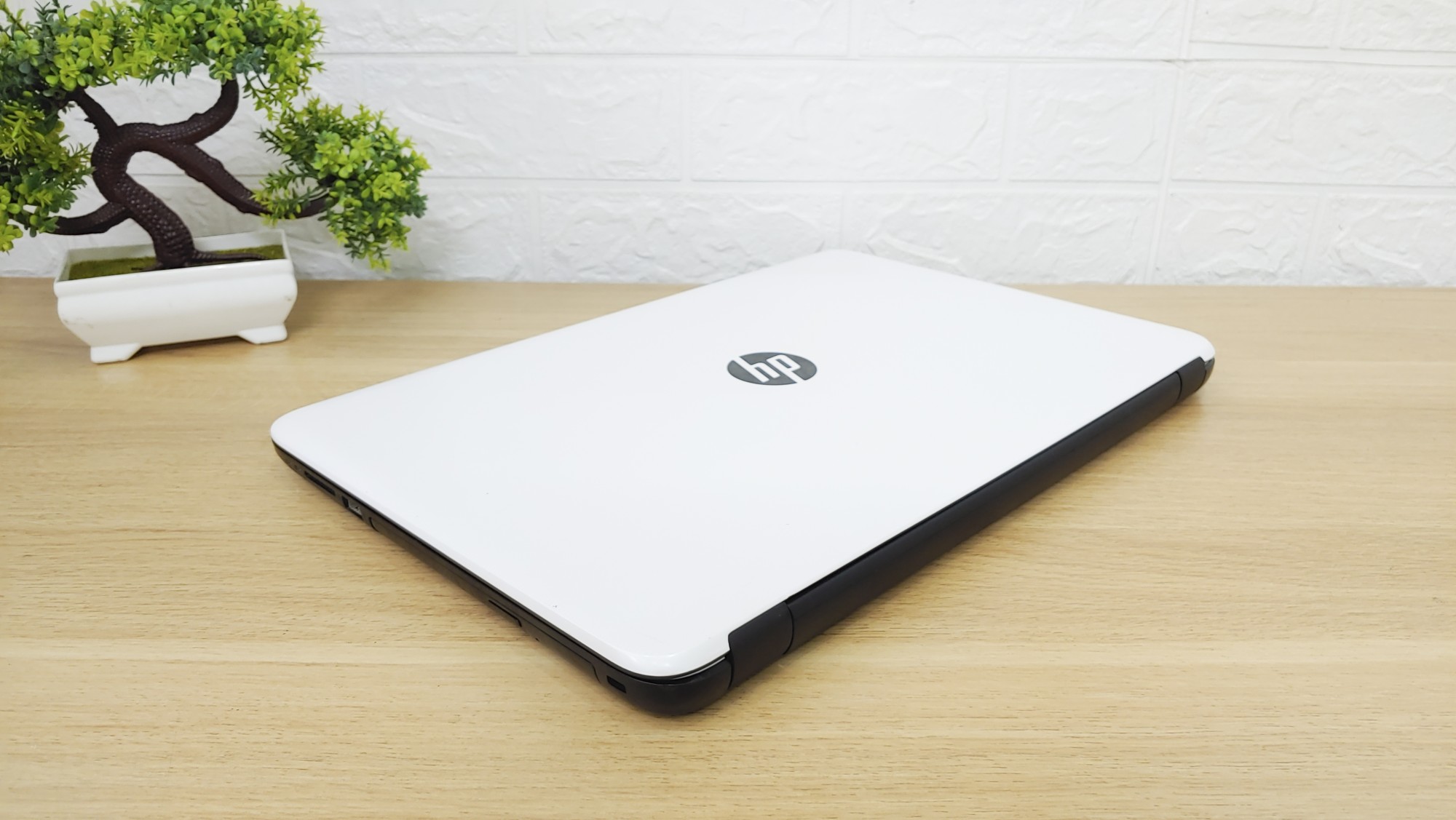 Laptop HP 15AI 533TU