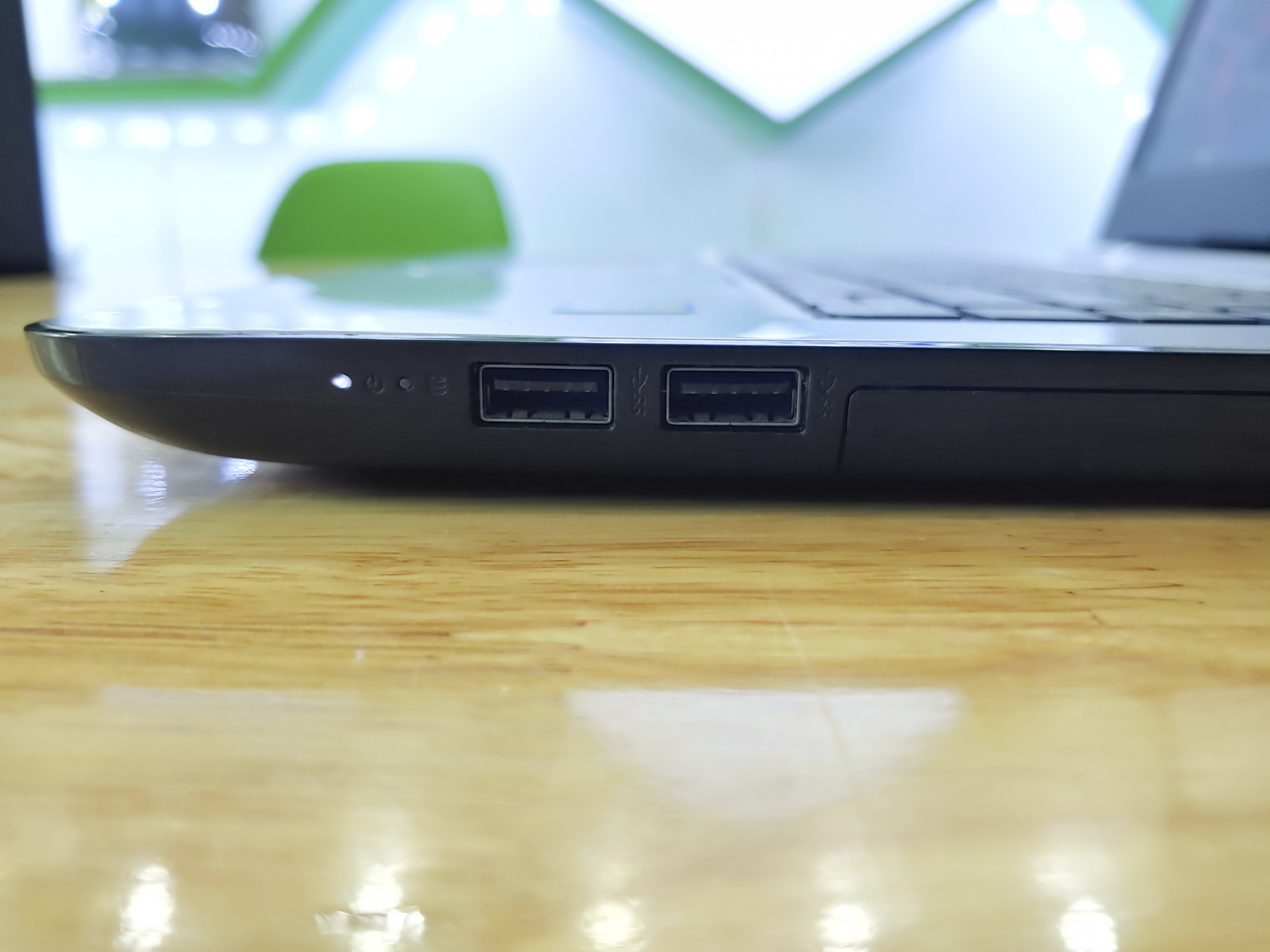 HP NoteBook 348 G3