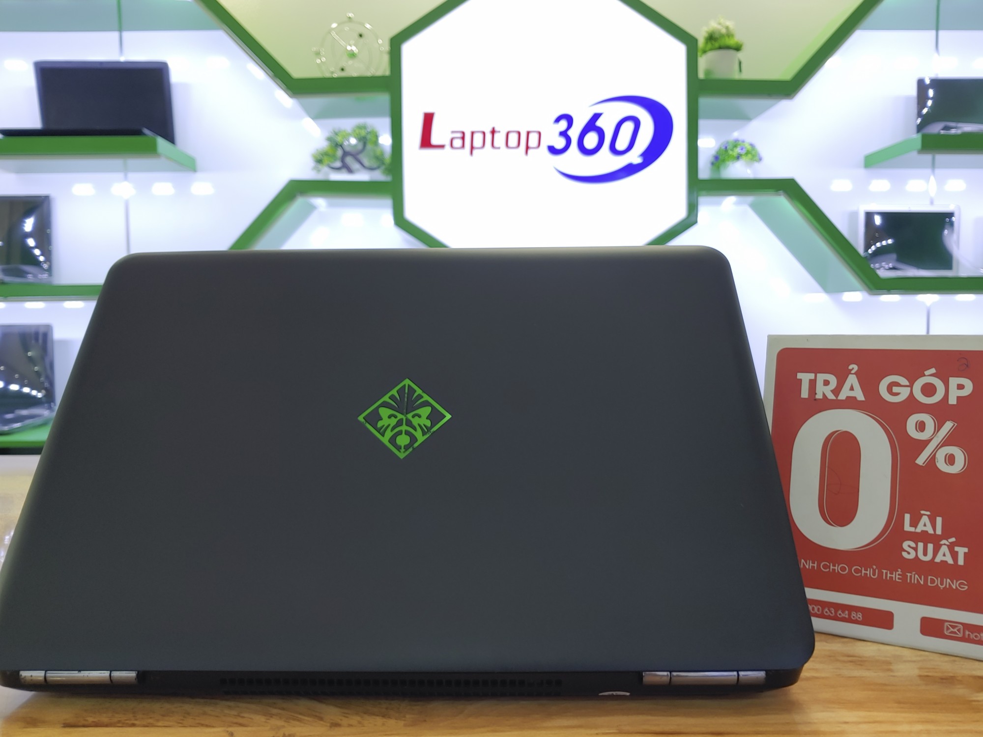 Laptop HP 15 - AX253TX