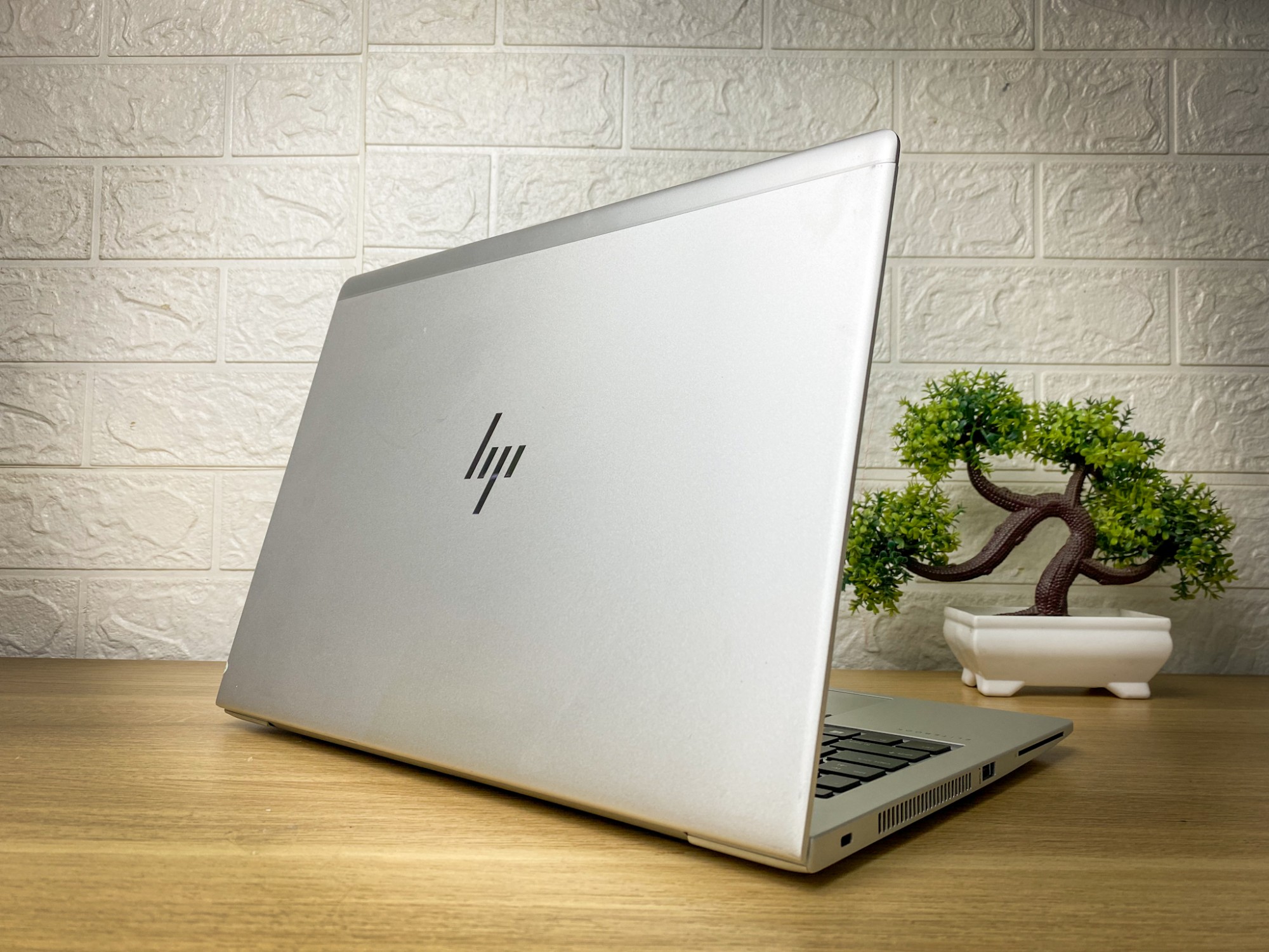 HP-EliteBook-745-G5