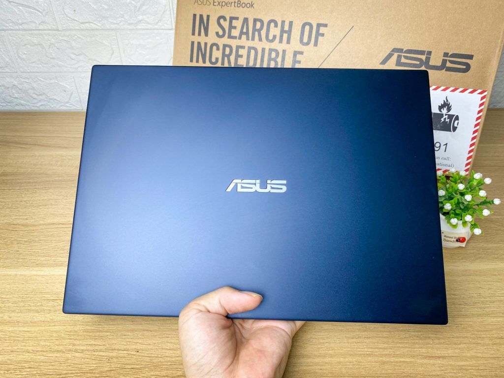 Asus-ExpertBook-P2451F