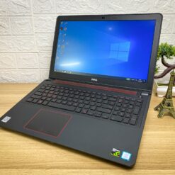 Dell Inspiron 5577 1