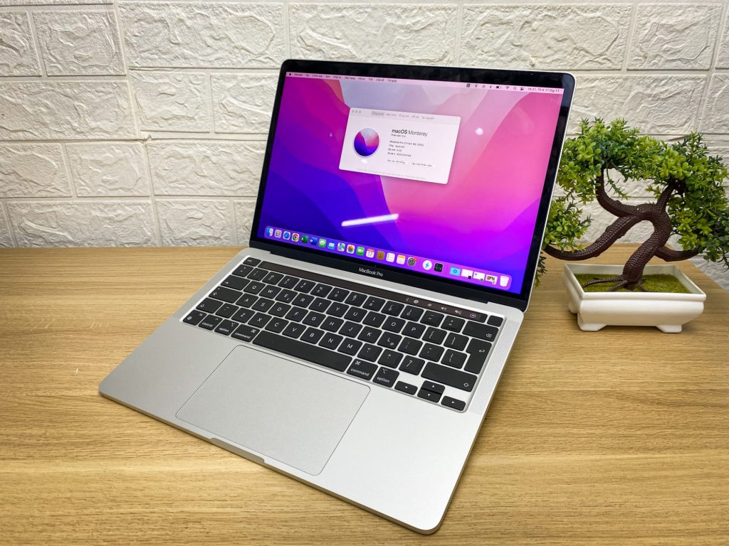 apple-macbook-pro-m2-2022