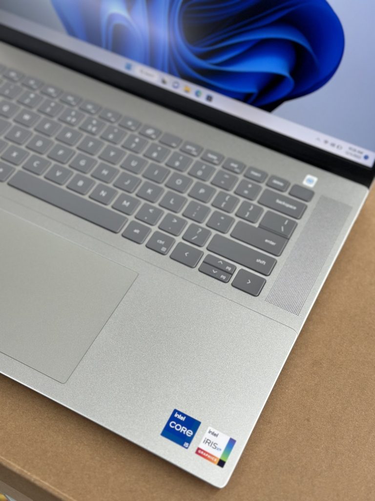Dell Inspiron 5620 5