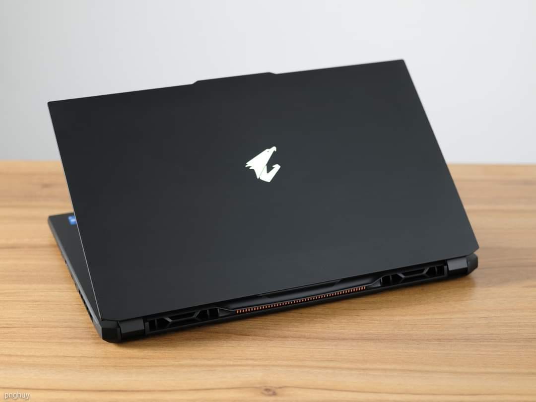 Gigabyte AORUS 17 XE4 (7) Gigabyte AORUS 17 XE4 7