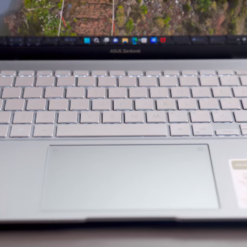 ASUS Zenbook 14 OLED UX3402VA KM085W 3