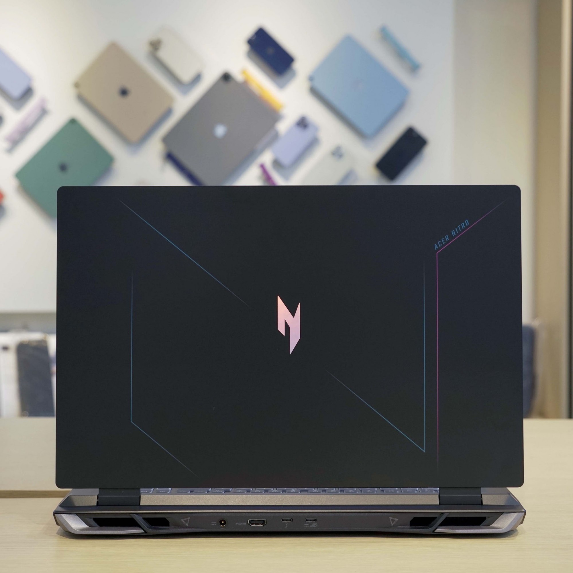 Laptop Gaming Acer Nitro 17 Phoenix AN17-51-50B9 (2023) Giá Rẻ
