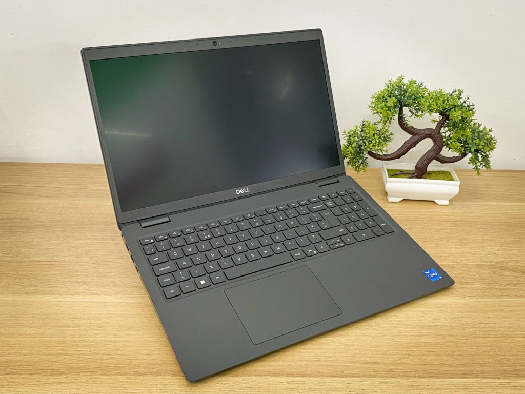 Laptop Dell Latitude 3520 8 2023 08 08 15 03 IMG 9294