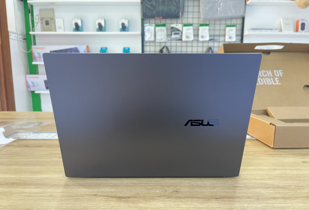 Asus Zenbook 14 OLED Q425