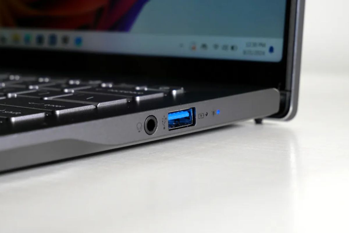 Đánh giá Acer Swift 14 AI