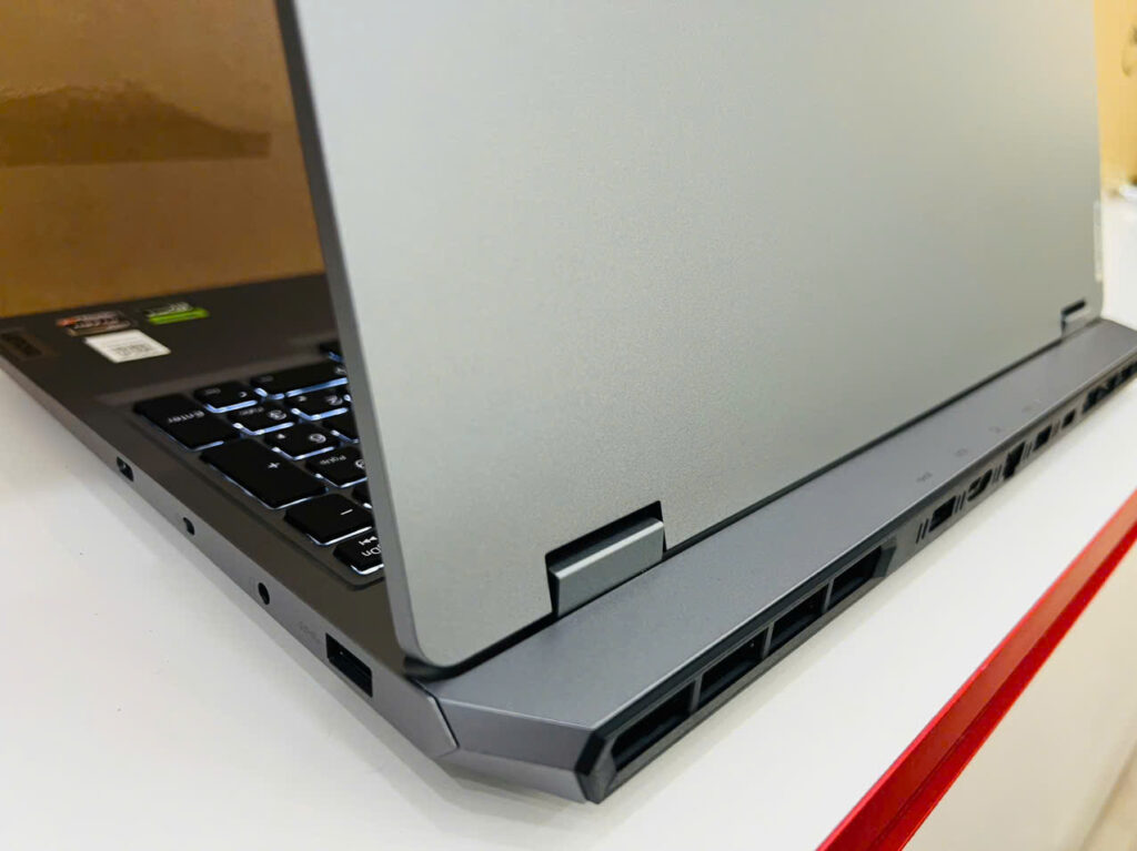 Lenovo LOQ 15ARP9