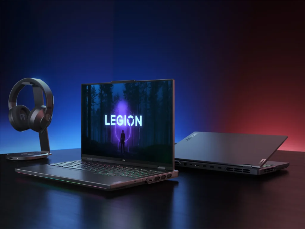 11b Legion Pro 7i Family Shot
