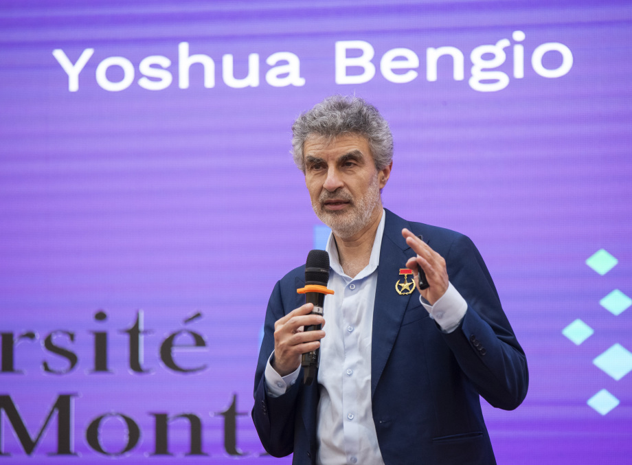 5 Nhà Khoa Học Hàng Đầu Định Hình Tương Lai AI Được Vinh Danh Tại VinFuture 2024 4 Mr Yoshure Bengio 03 JPG 5071 1733455773