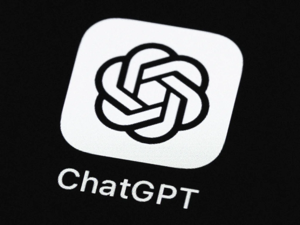 ChatGPT: Hành Trình Phát Triển, Ứng Dụng Hiện Tại và Triển Vọng Tương Lai 4 New ChatGPT Tier Gear GettyImages 2151457871