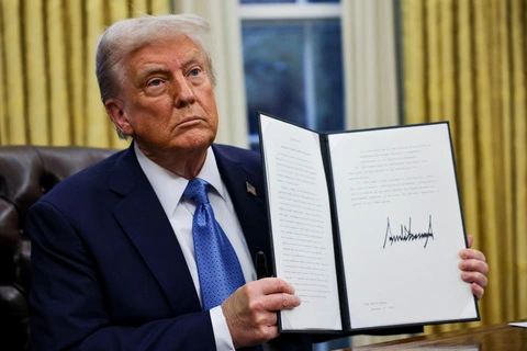 Chính sách thuế quan mới của Tổng thống Trump: Giá laptop có thể tăng bao nhiêu? 1 2025 01 31t211103z1410291303rc28lca69sibrtrmadp3usa trump 1738565989913118453772