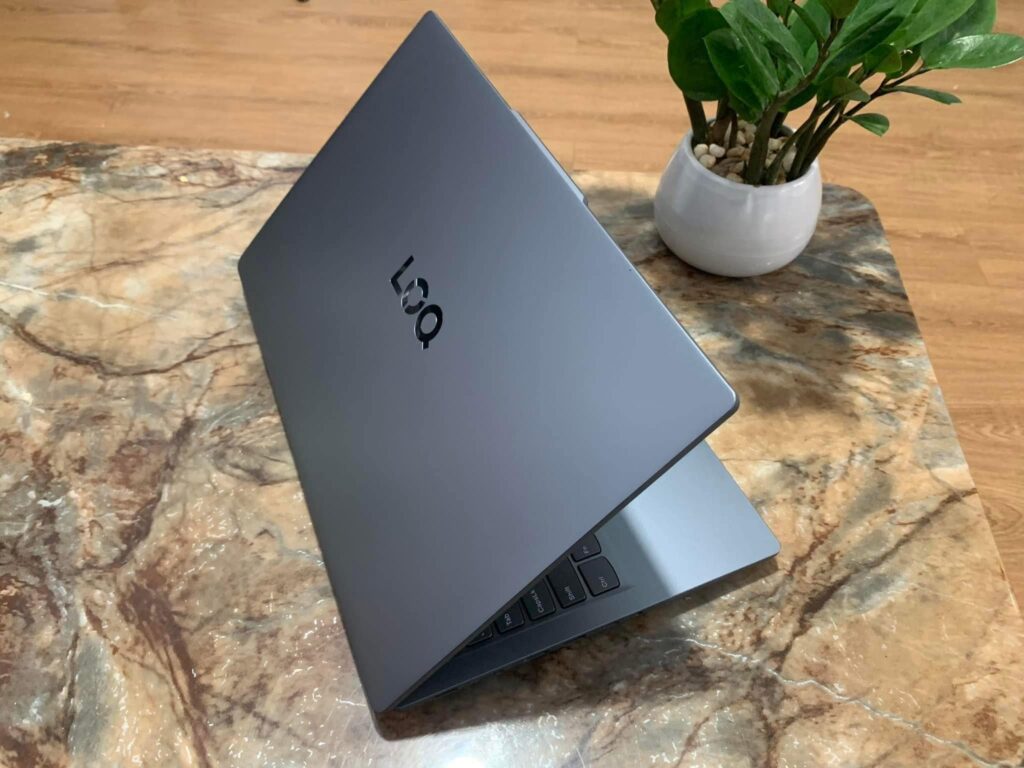 Lenovo LOQ 15IAX9E