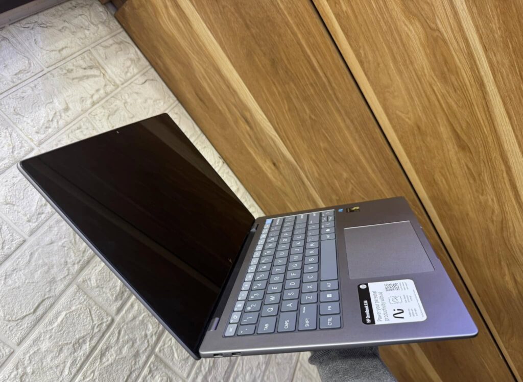 HP OmniBook X