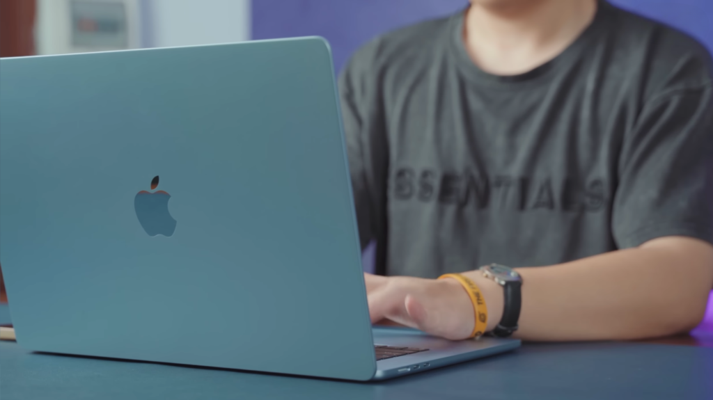 MacBook Air 2025 15 inch Apple M4 16GB RAM 256GB SSD – NEW 8 MacBook Air 2025