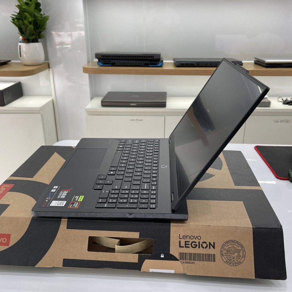Lenovo Legion R7000P 2025