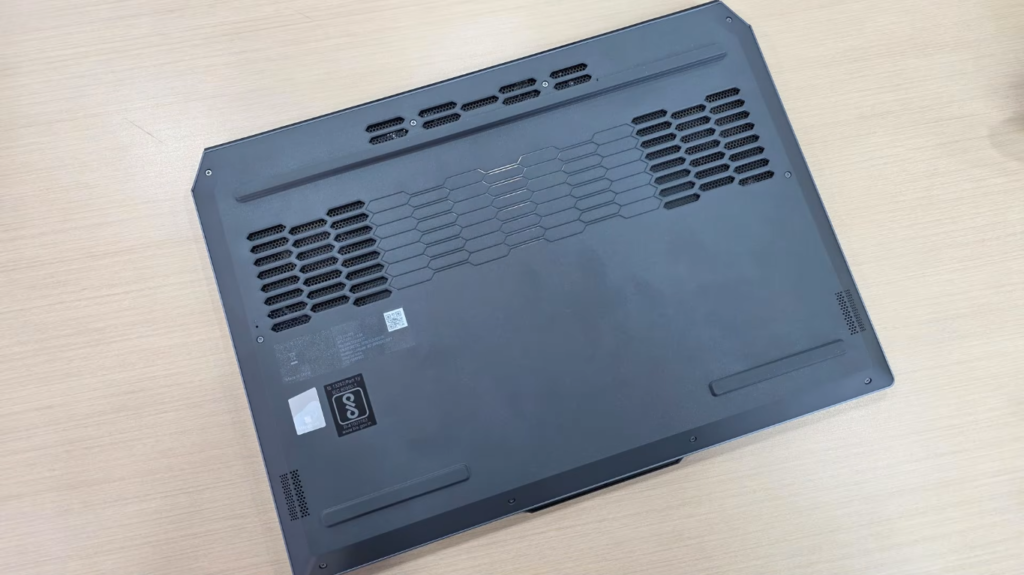 Lenovo LOQ 15ARP10E