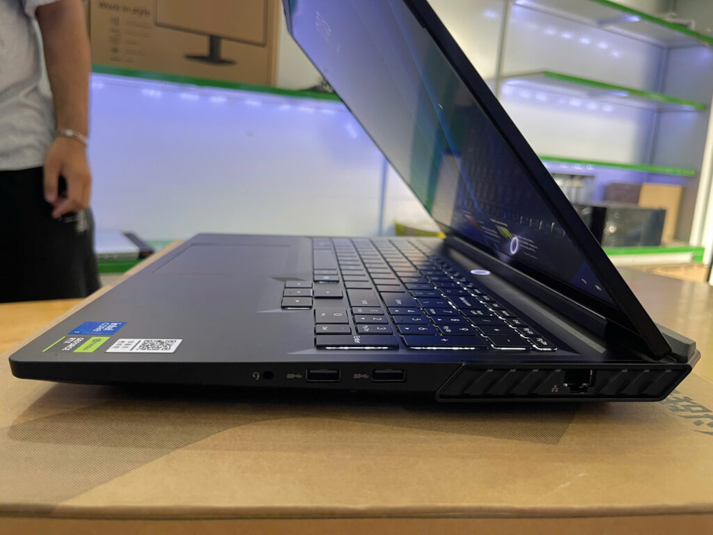 Lenovo Lecco Fighter R7000P